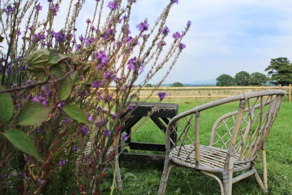 The Shepherds Hut Shrewsbury Exteriér fotografie